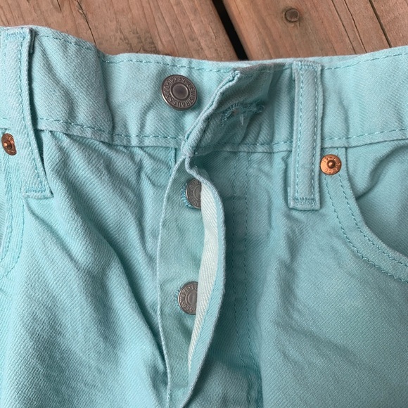 Levi’s Mint Denim Cuffed Shorts NWOT - Picture 6 of 10